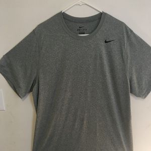 Men's GREY NIKE PRO DRI-FIT T-SHRIT